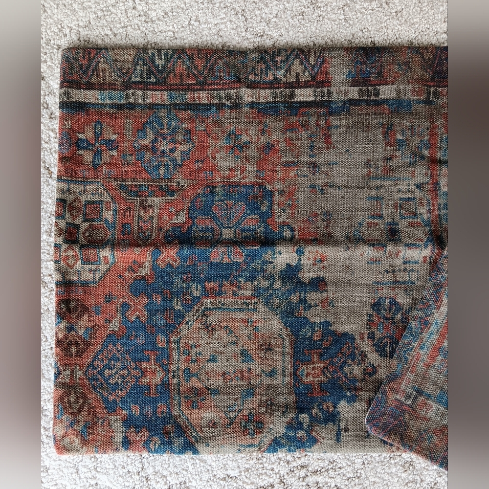 NWOT Pottery Barn Set Of 2 Linen Boho Pillow Covers - Picture 2 of 5